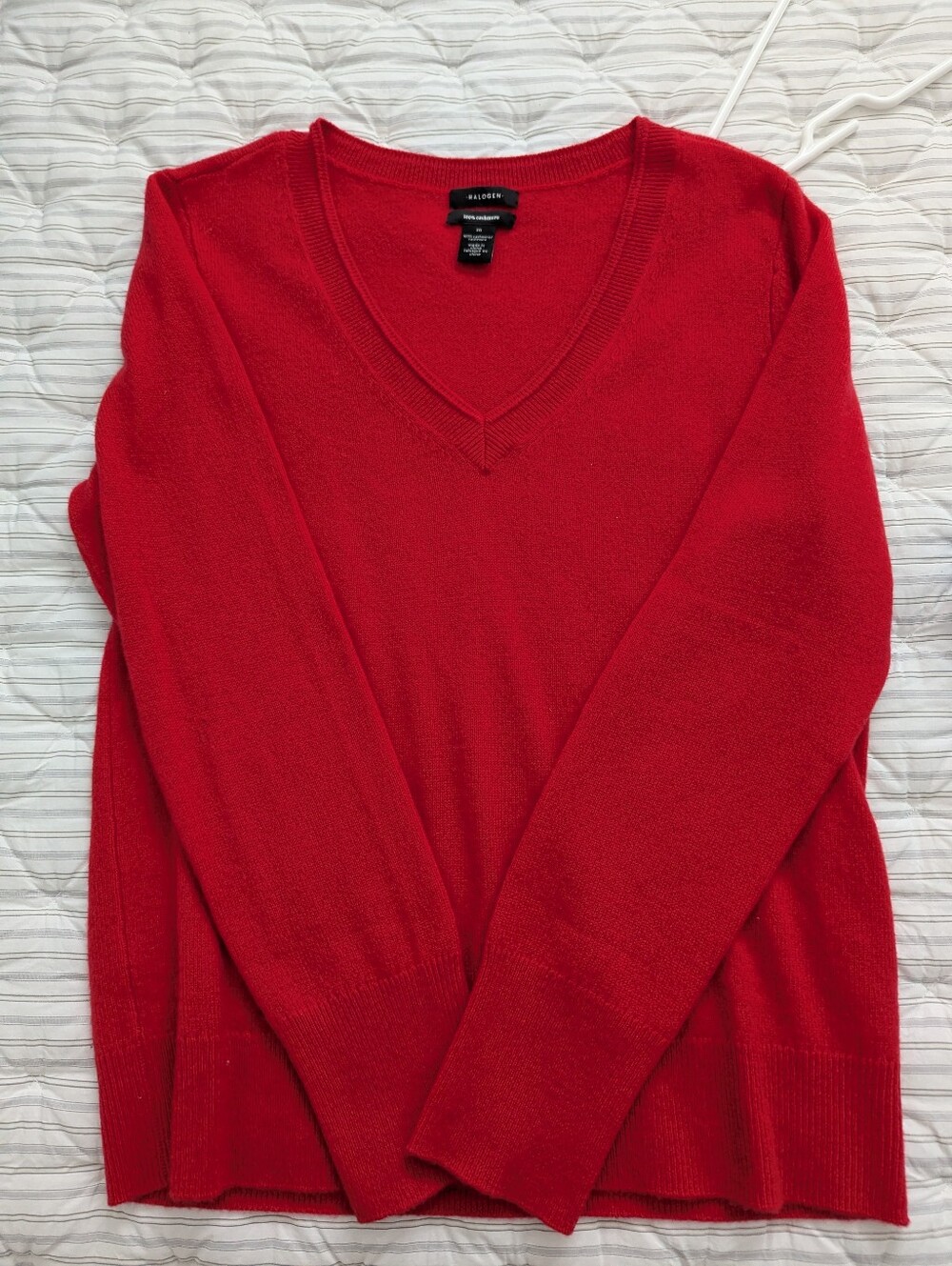 Halogen 100% Cashmere V-Neck Sweater - Never Worn